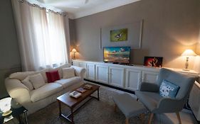 Appartement de 2 Chambres au 1er Etage